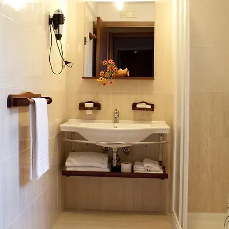 吉艾尔住宿加早餐旅馆 里波斯托