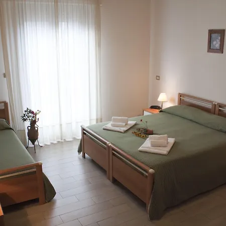 住宿加早餐酒店 吉艾尔住宿加早餐旅馆 4*