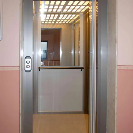 吉艾尔住宿加早餐旅馆 4* 里波斯托