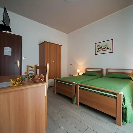 住宿加早餐酒店 吉艾尔住宿加早餐旅馆 4*