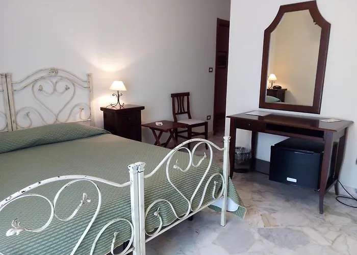 לינה וארוחת בוקר Le Giare 4*